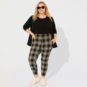 Torrid Crop Pocket Legging - New Epic Plaid Formal Grey - NWT - Size 4